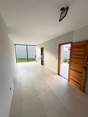 Casa Individual No Terreno - Imóvel Novo  ? Uvaranas