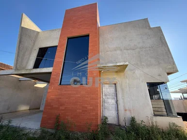 Sobrado á Venda No Bairro órfâs Proximo Ao Colégio Marista .