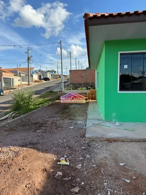 <strong>CASA DE 2 DORMITÓRIOS E ESPAÇO DE TERRENO - NOVO HORIZONTE</strong>