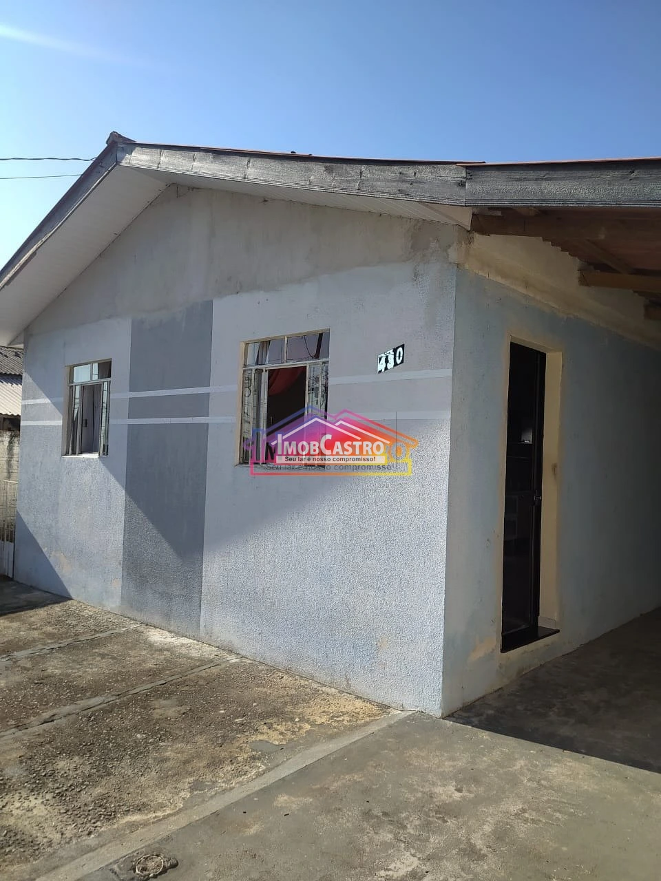 <strong>CASA À VENDA DE 2 QUARTOS E GARAGEM COBERTA - JARDIM ARAPONG</strong>