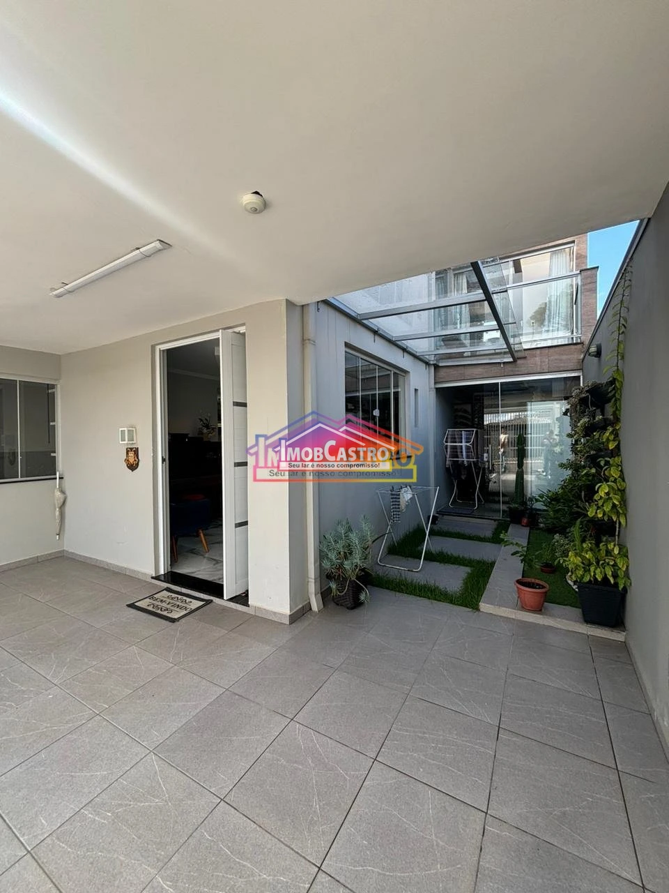 <strong>SOBRADO DE 3 SUÍTES COM MÓVEIS PLANEJADOS - VILA RIO BRANCO</strong>