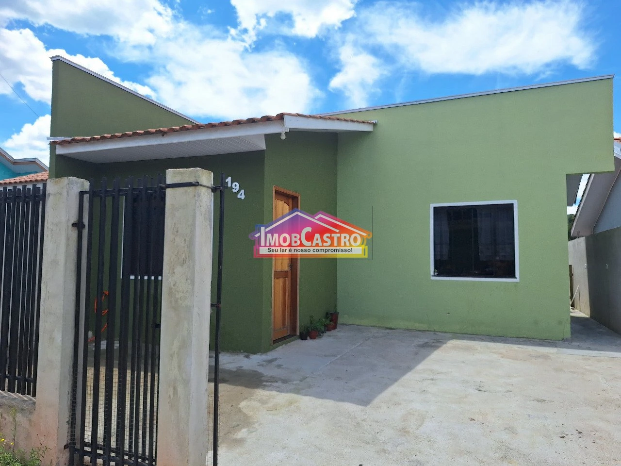 <strong>CASA DE 2 QUARTOS COM TERRENO AMPLO - NOVO HORIZONTE</strong>