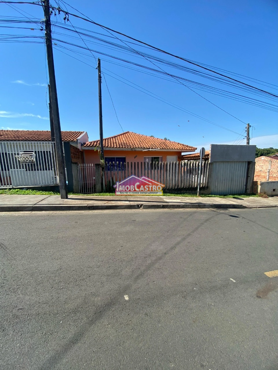 <strong>CASA DE 2 QUARTOS À VENDA - NOSSA SENHORA DAS GRAÇAS</strong>