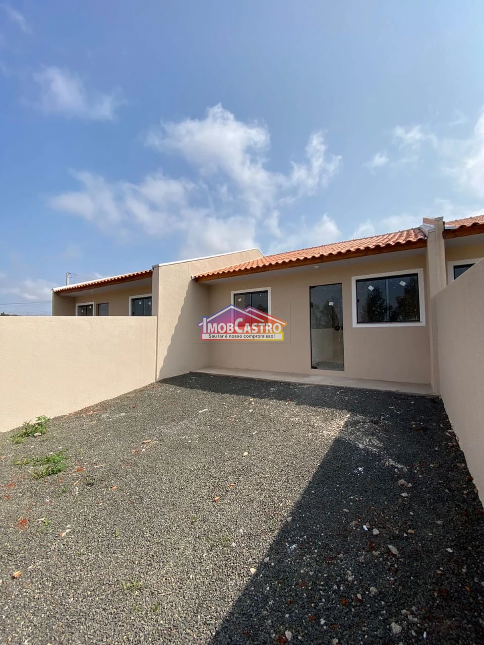 <strong>CASA DE 2 QUARTOS, SALA E COZINHA INTEGRADOS NO BAIRRO DONA</strong>