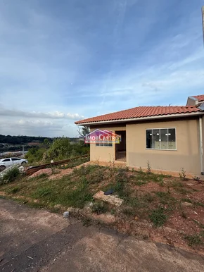 <strong>CASA DE 2 DORMITÓRIOS E TERRENO AMPLO - NOVO HORIZONTE</strong>