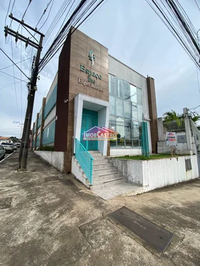 <strong>PONTO COMERCIAL COM 9 SALAS À VENDA - CENTRO</strong>