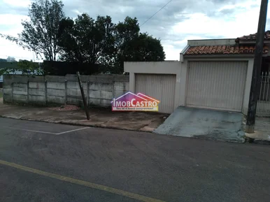 <strong>CASA COM 2 DORMITÓRIOS E 2 BANHEIROS - VILA RIO BRANCO</strong>