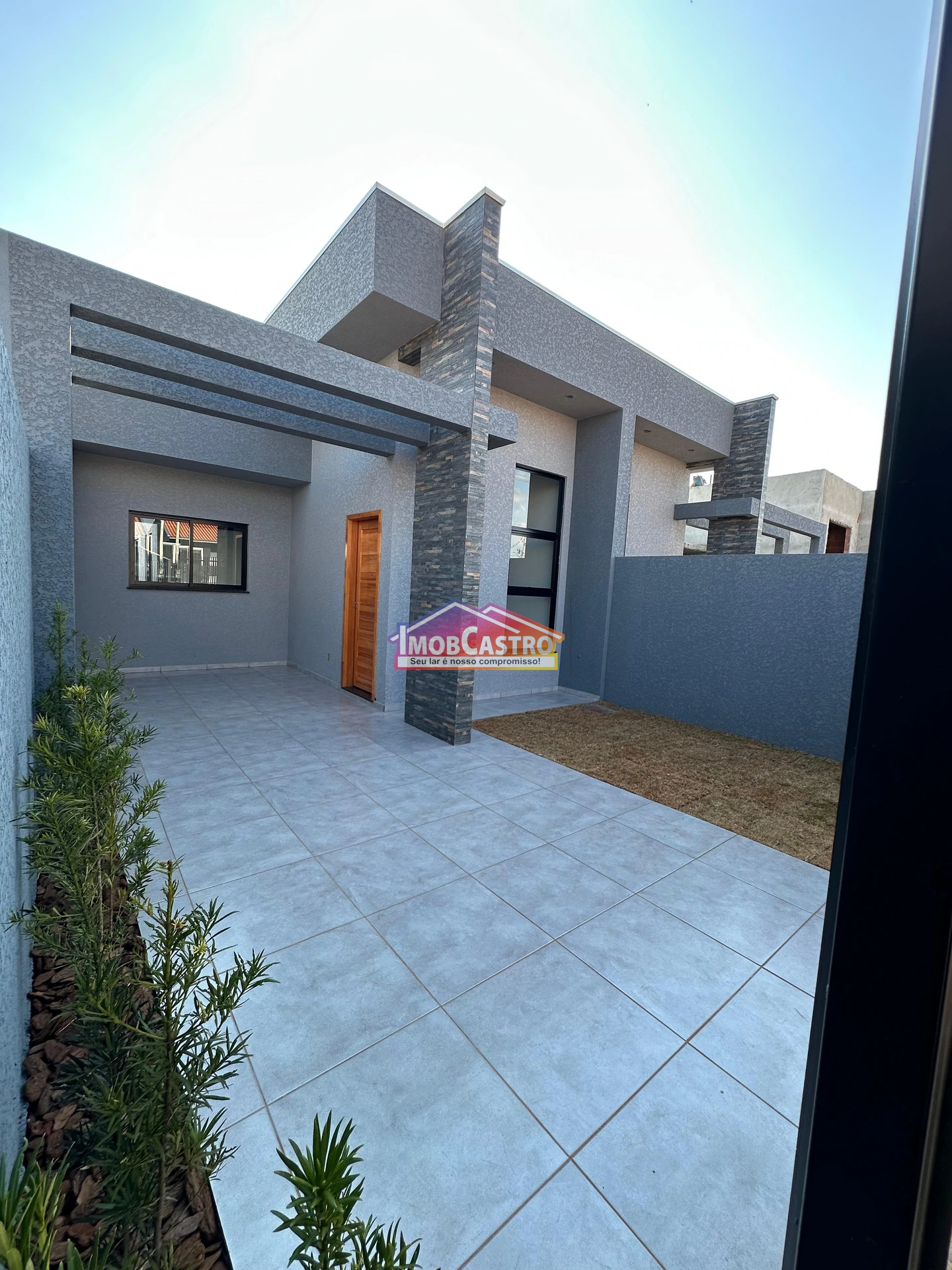 <strong>CASA DE 3 QUARTOS E TERRENO DE 120m² - CAMPO BELO III</strong>