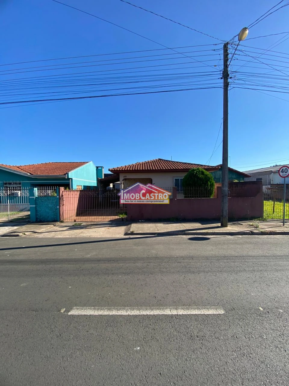 <strong>CASA DE 3 QUARTOS E TERRENO DE 300M² - JARDIM DAS ARAUCÁRIAS</strong>