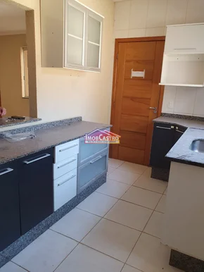 Sobrado De 3 Quartos E 1 Suíte Disponível - Ponta Grossa