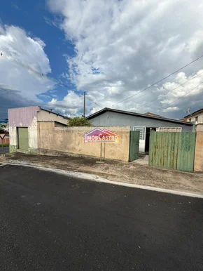 <strong>CASA COM 2 QUARTOS PRONTA PARA MORAR - CANTA GALO</strong>