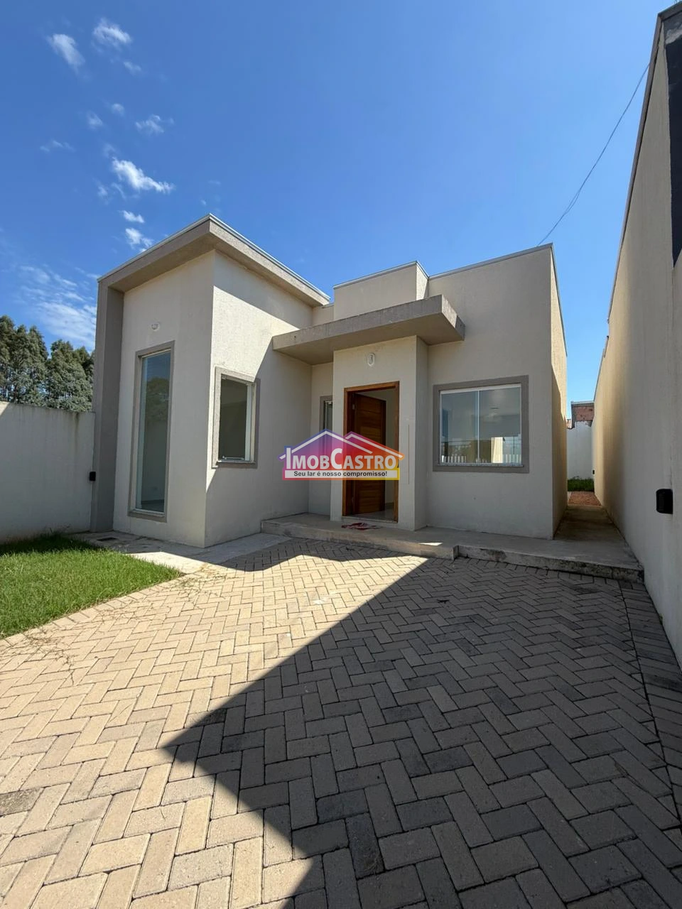 <strong>CASA COM 3 QUARTOS E TERRENO DE 200M² - JARDIM THERMAS</strong>