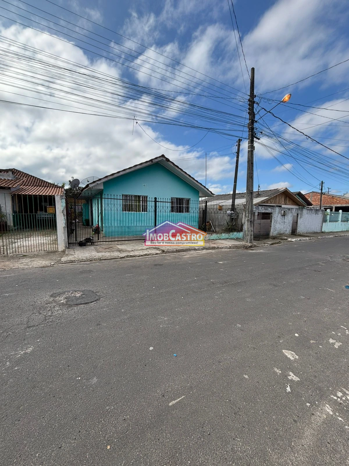 <strong>CASA DE 3 DORMITÓRIOS E TERRENO DE 250M² - JARDIM PRIMAVERA</strong>