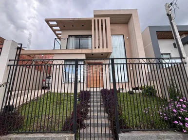 <strong>Sobrado, Park Boulevard, Castro/PR</strong>