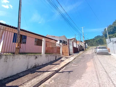 <strong>Casa, Vila do Rosário, Castro/PR</strong>