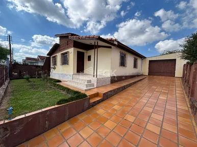 <strong>Casa, Jardim dos Bancários, Castro/PR</strong>
