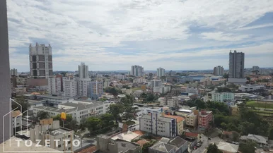 <strong>Apartamento Duplex no Edifício Rio Amstel - Centro</strong>