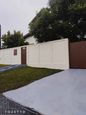 <strong>Sobrado por Terminar em Excelente Localização!</strong>