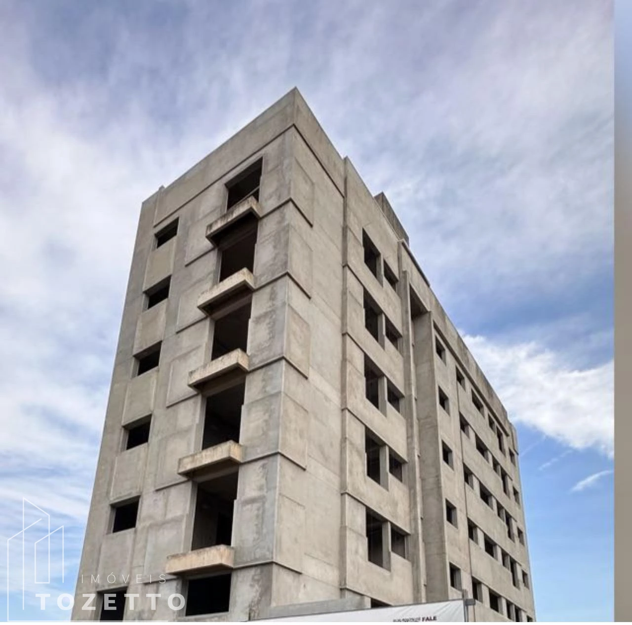 <strong>Apartamento no Edifício Lauro Tozetto- Nova Rússia</strong>