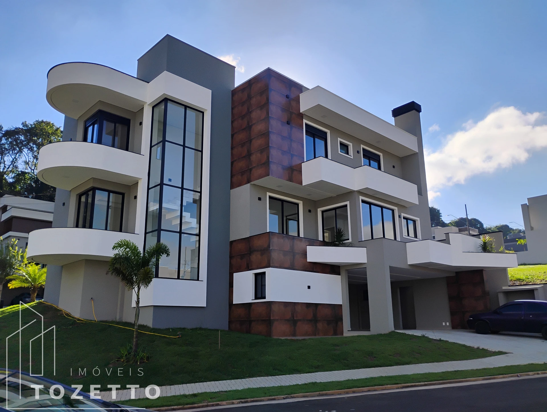 Magnífica Residência de Alto Padrão no Vale dos Vinhedos - Foto 1