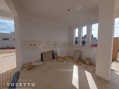 Excelente Casa De Esquina à Venda No Le Parc