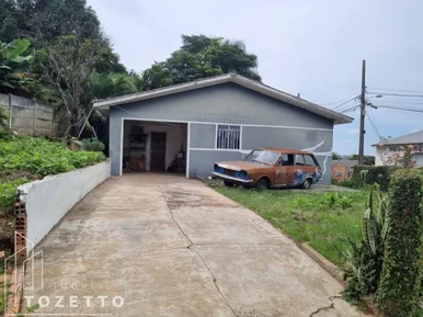 <strong>Casa com 2 quartos e um excelente terreno - Vila Cristina.</strong>