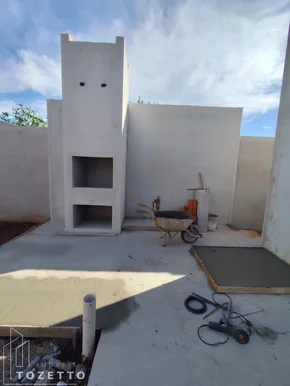 Casa Com Piscina E Espaço Gourmet!