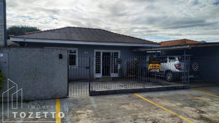 <strong>Duas excelentes casas no mesmo terreno- Olarias</strong>