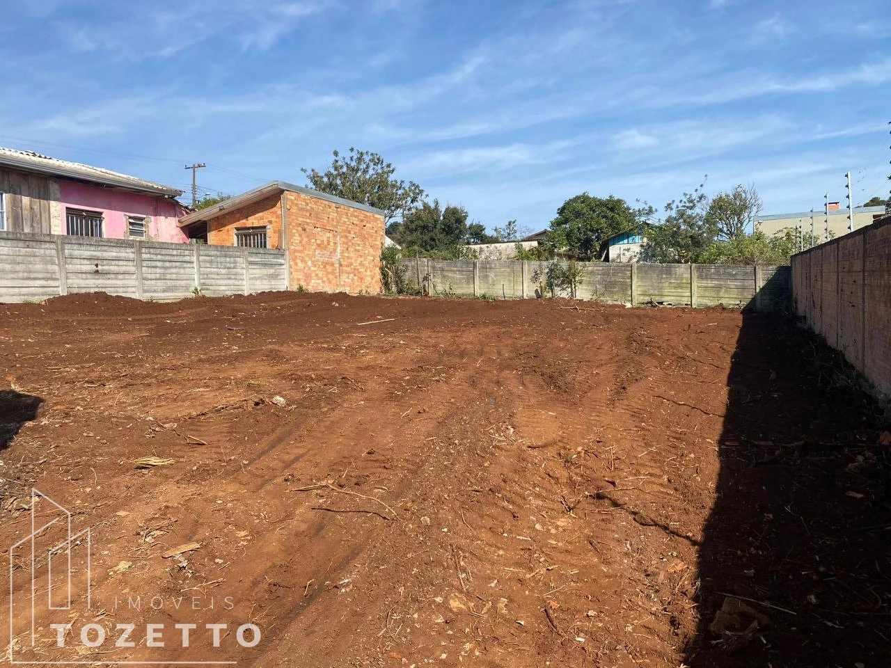 <strong>Terreno com 490m²! Vila Marina- Uvaranas</strong>