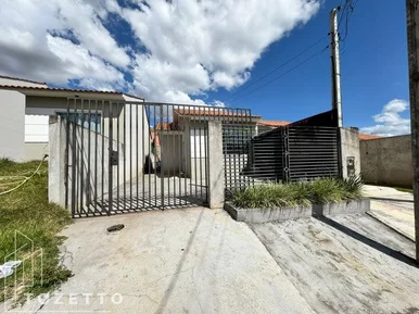 <strong>Excelente casa com 2 quartos e amplo terreno !</strong>