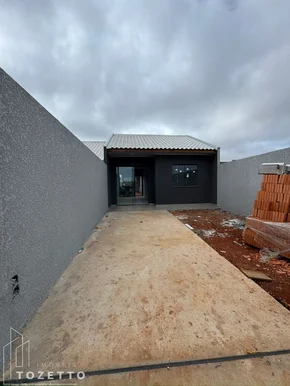 <strong>Casa com edícula e churrasqueira à venda no Terraliz</strong>