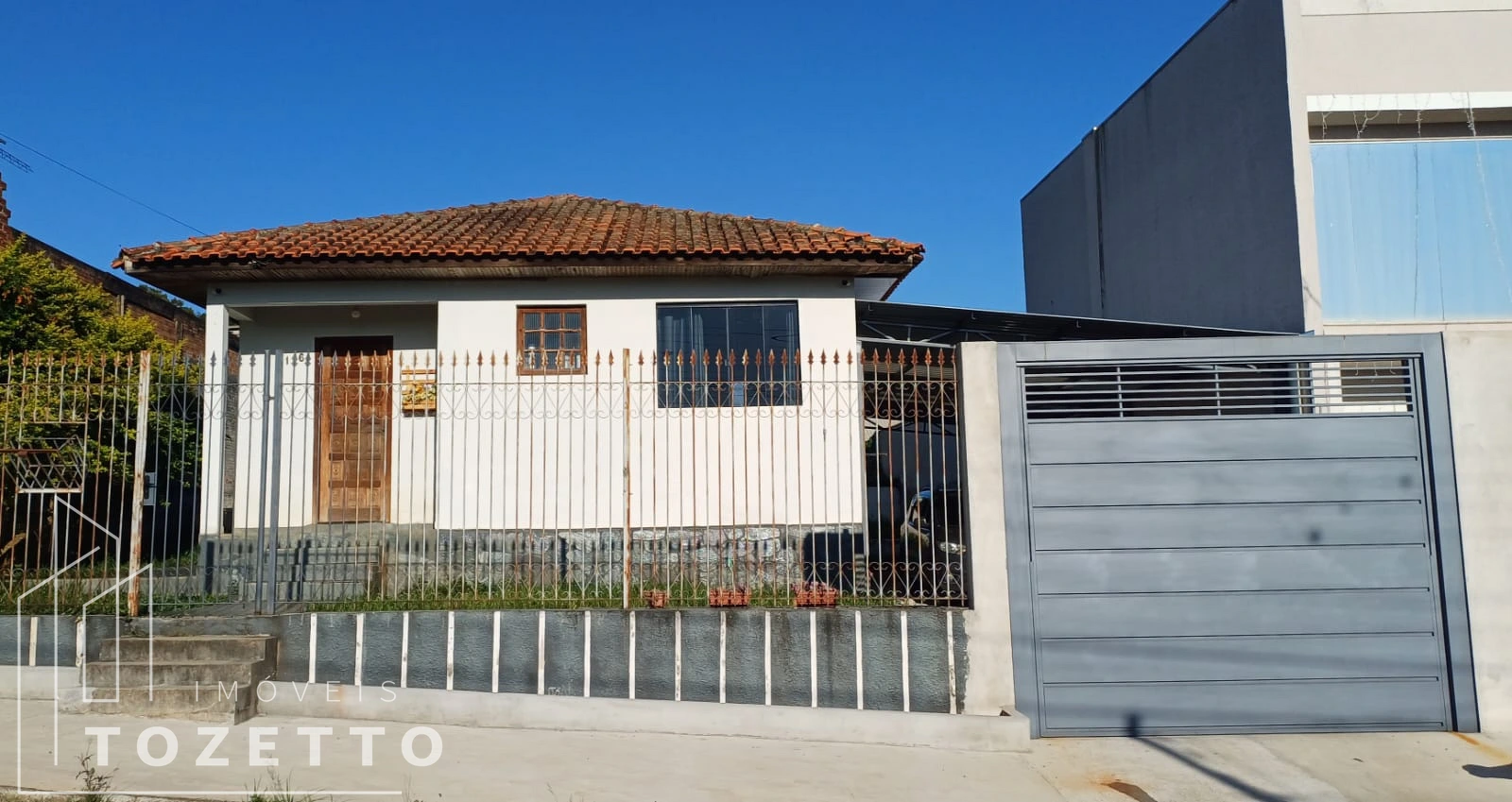 <strong>Casa com suíte e excelente sobra de terreno! Olarias</strong>