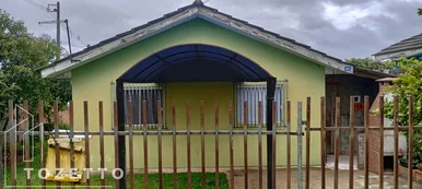 <strong>Casa de esquina com ampla sobra de terreno- Los Angeles</strong>