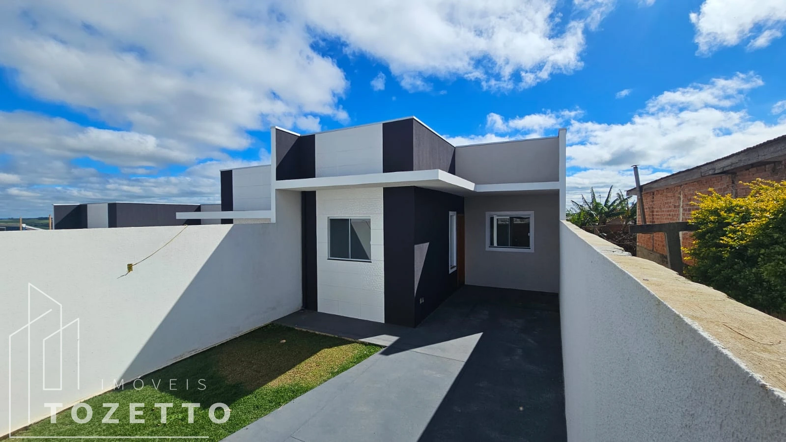 Casa Com Suíte Na Vila Romana!