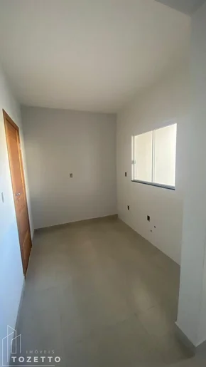 Casa Com Suíte Na Vila Romana!