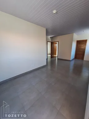 Casa De Fundos Com Entrada Individual !  Castanheira