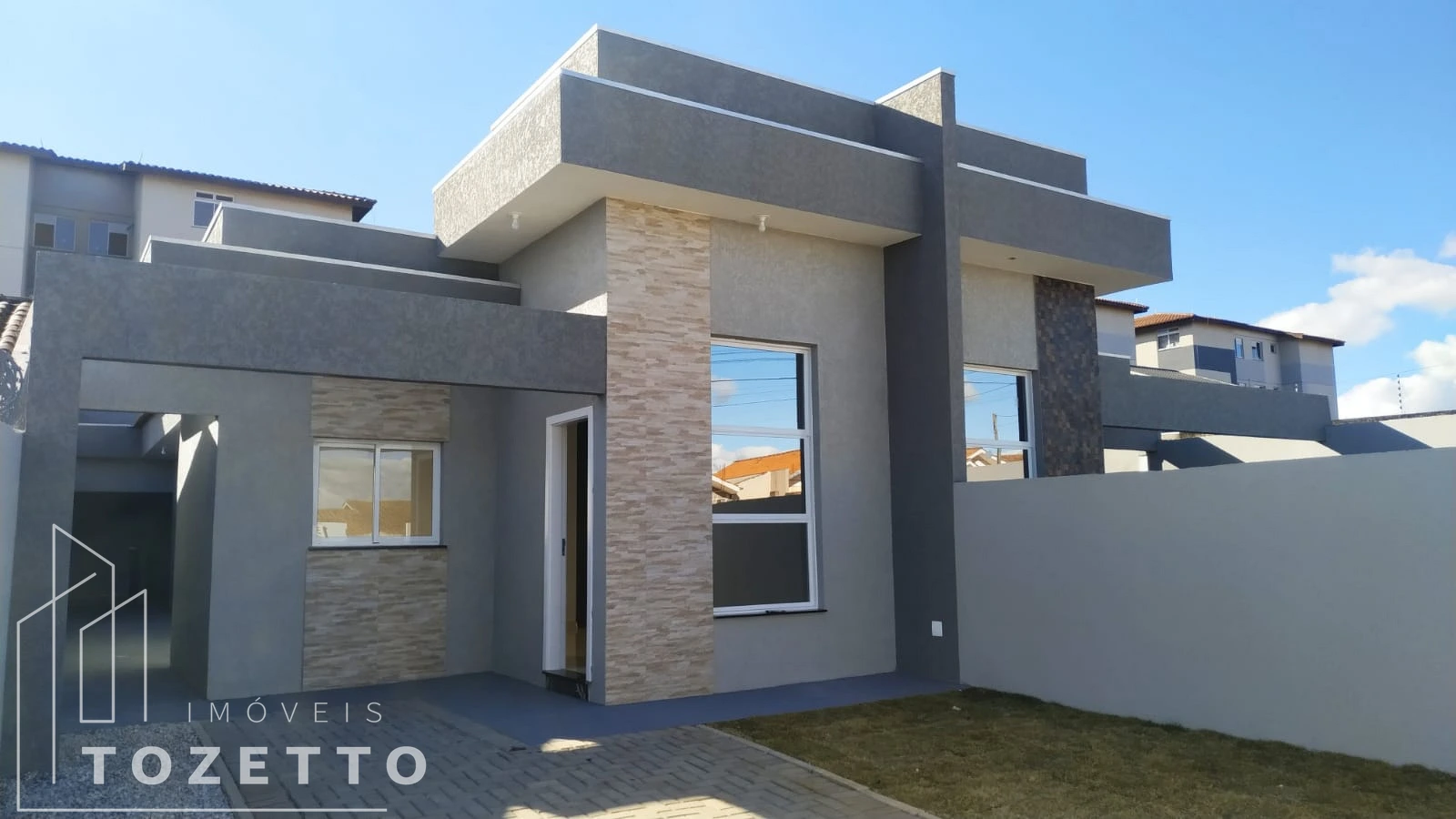 <strong>Excelente imóvel com suíte e área gourmet ! Jardim Veneza</strong>