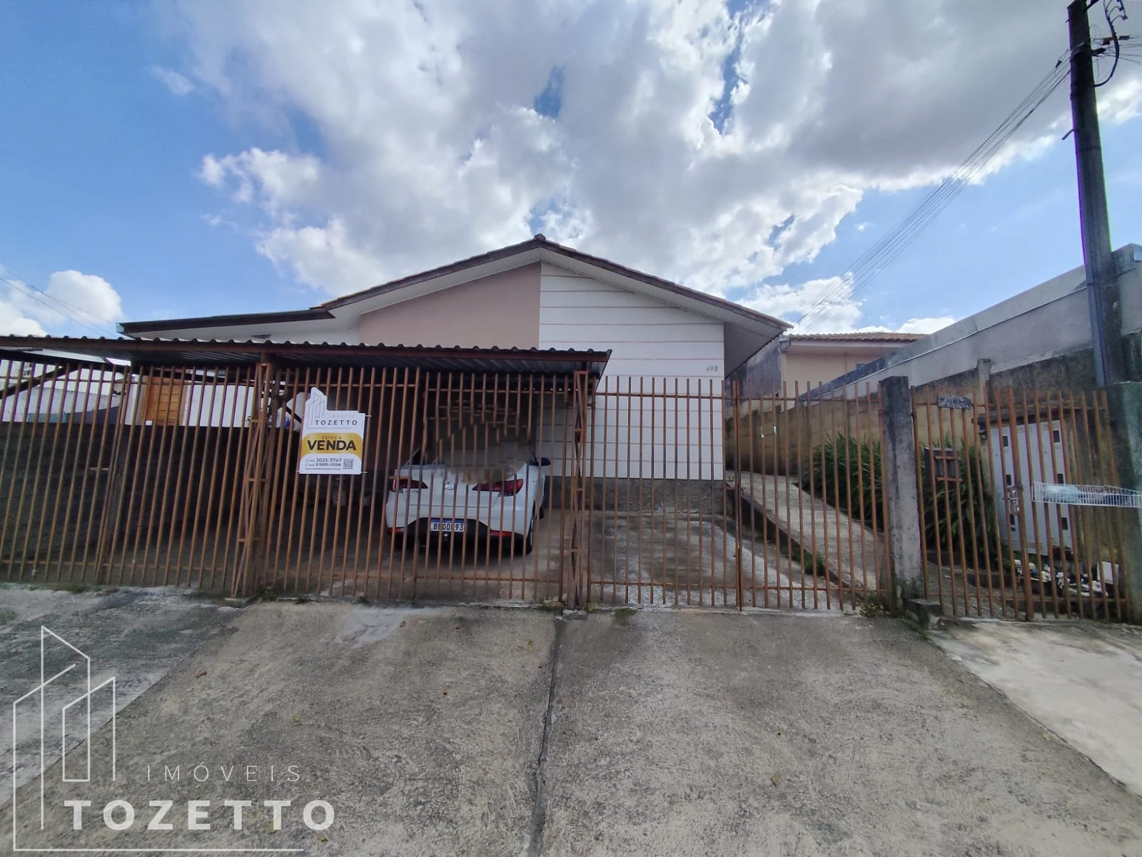 <strong>Oportunidade incrível dentro de condomínio.</strong>