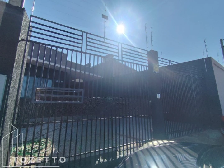 <strong>Linda casa Semimobiliada.</strong>