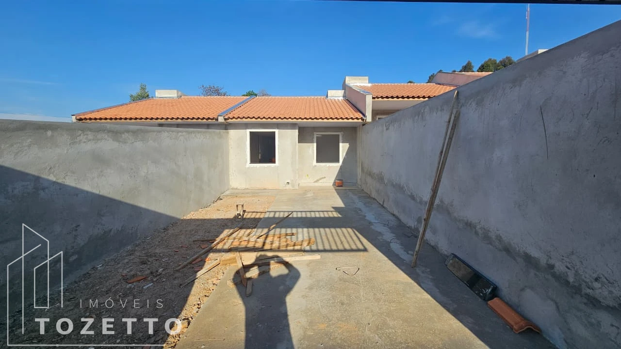 <strong>Casa com sobra de terreno de 70m² !</strong>