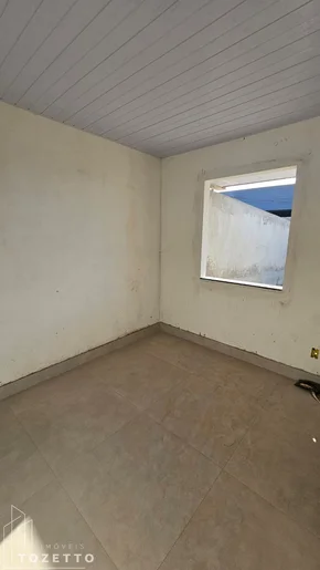 Casa Com Sobra De Terreno De 70m² !