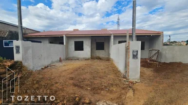 <strong>Casa com ampla sobra de terreno ! Santa Luzia !</strong>