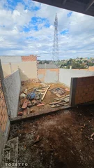 <strong>Casa com ampla sobra de terreno ! Santa Luzia !</strong>