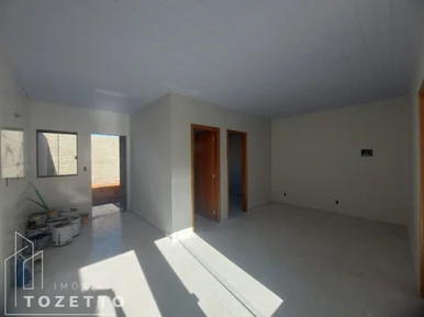 <strong>Casa 2 quartos e amplo terreno no Recanto Brasil</strong>