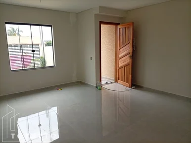 <strong>Casa com suíte e edícula a 2 min do Shopping Palladium!</strong>