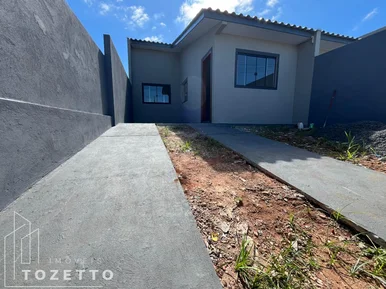 <strong>Casa com excelente sobra de terreno nos fundos-Lagoa Dourada</strong>