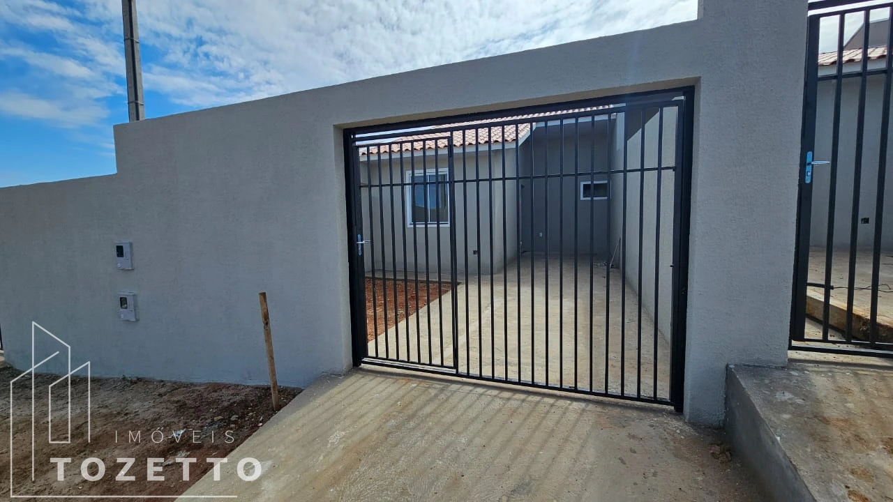<strong>Casa de Esquina com apmplo terreno - Terraliz , Uvaranas</strong>