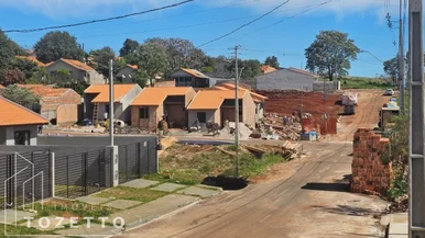 <strong>Casa de Esquina com apmplo terreno - Terraliz , Uvaranas</strong>