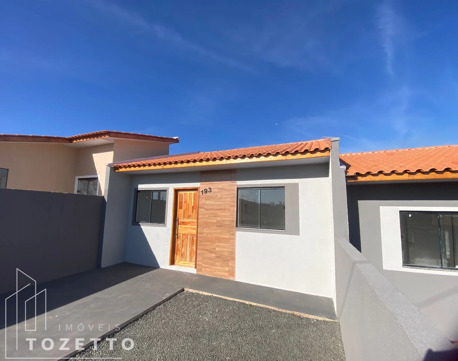 <strong>Casa com excelente sobra de terreno no Terraliz</strong>