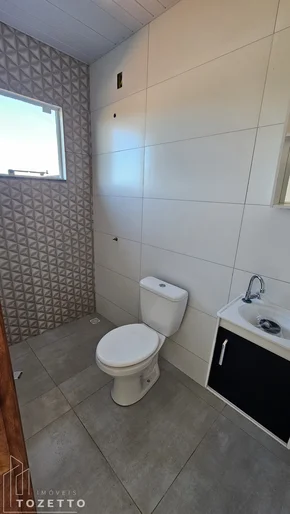 Casa Com Passagem Lateral à Venda No Gsp Em Uvaranas